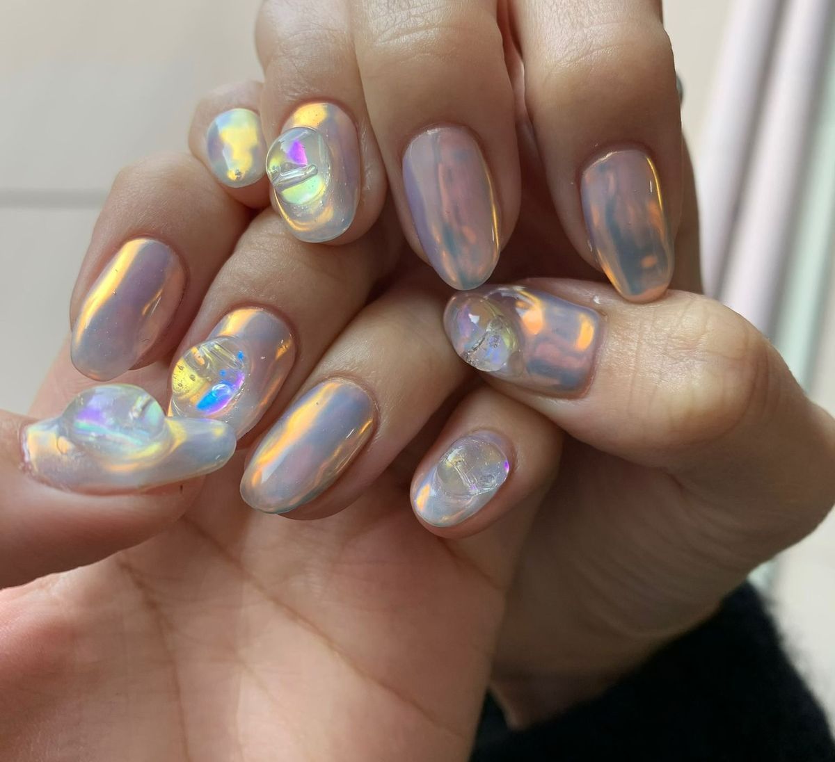 Kawaii Japanese gel nail art Level 1 with chrome, foils and flat designs, 90 minutes. KURO Nails Rotterdam