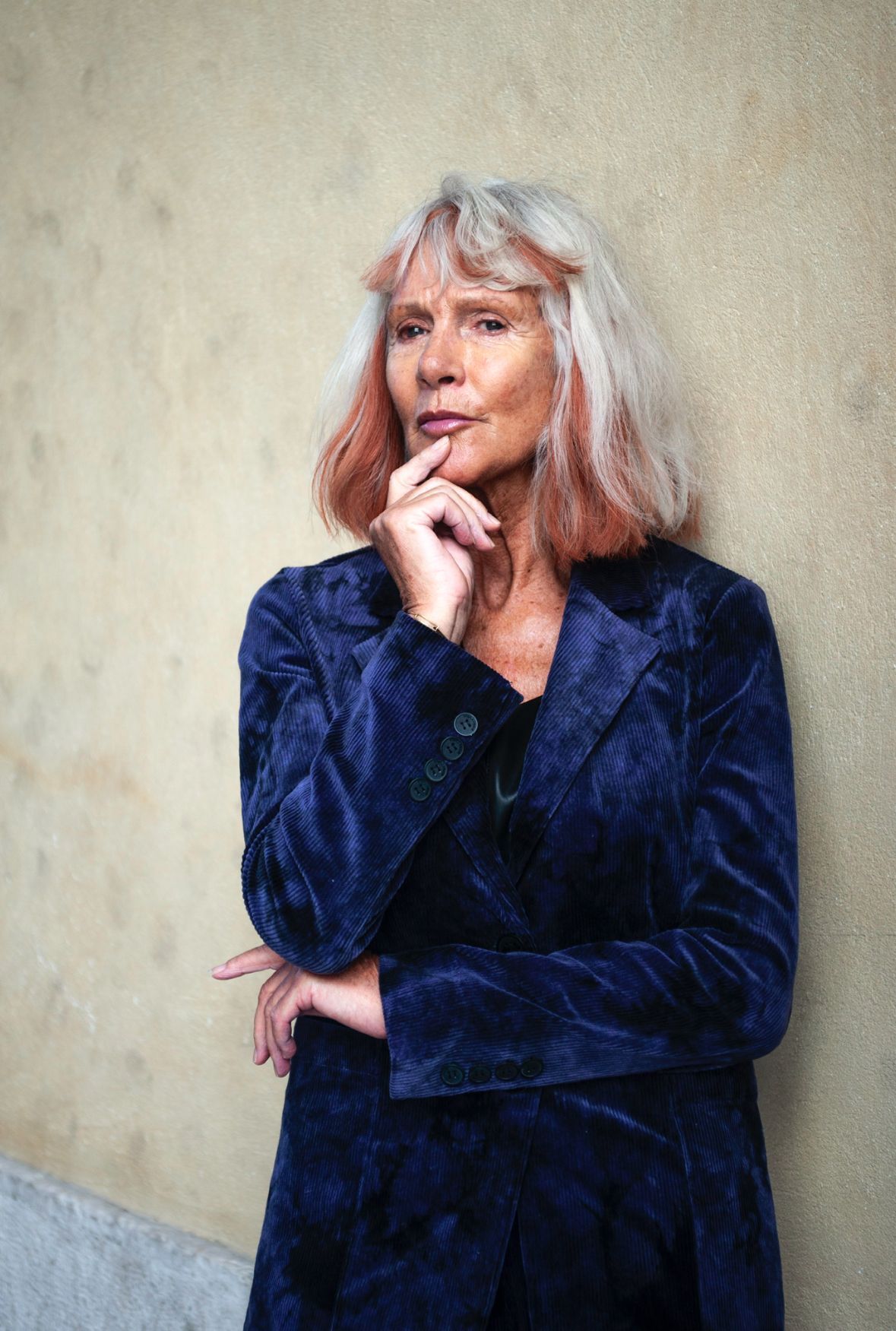 Toner for gray hair: what does it do and how do you choose the right shade?