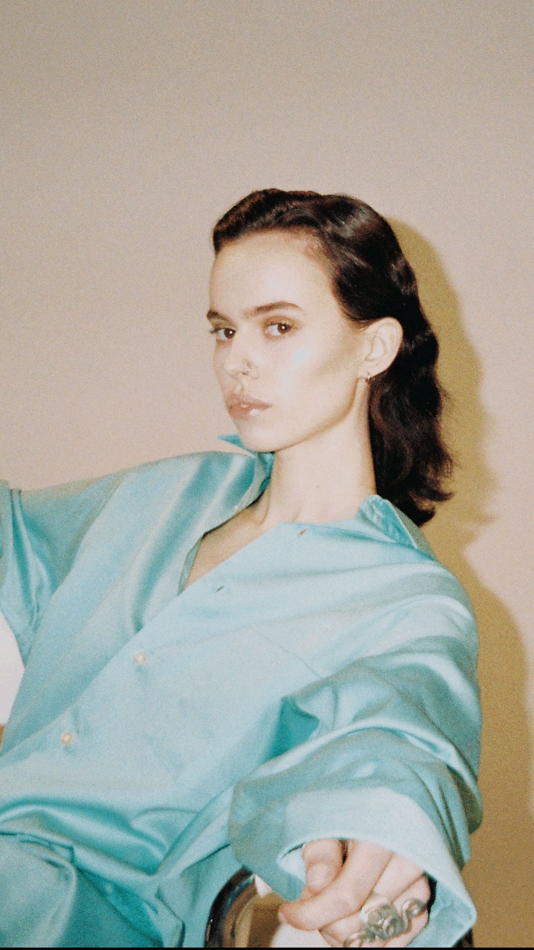 Greasy crown and oily hair at the back of your head: how to bring lightness back into your look